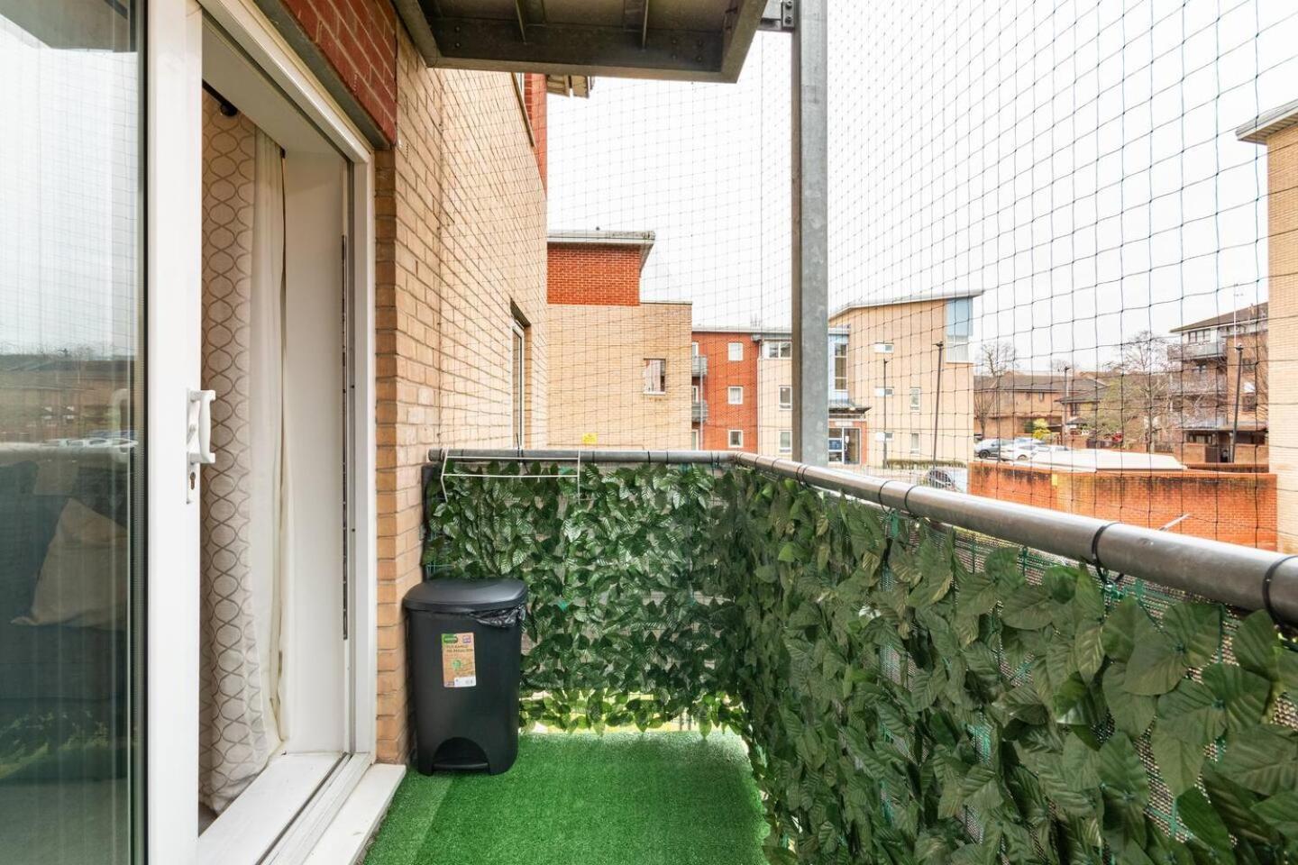 Live The Wembley Buzz! Stylish Flat Near Station & Amenities * London