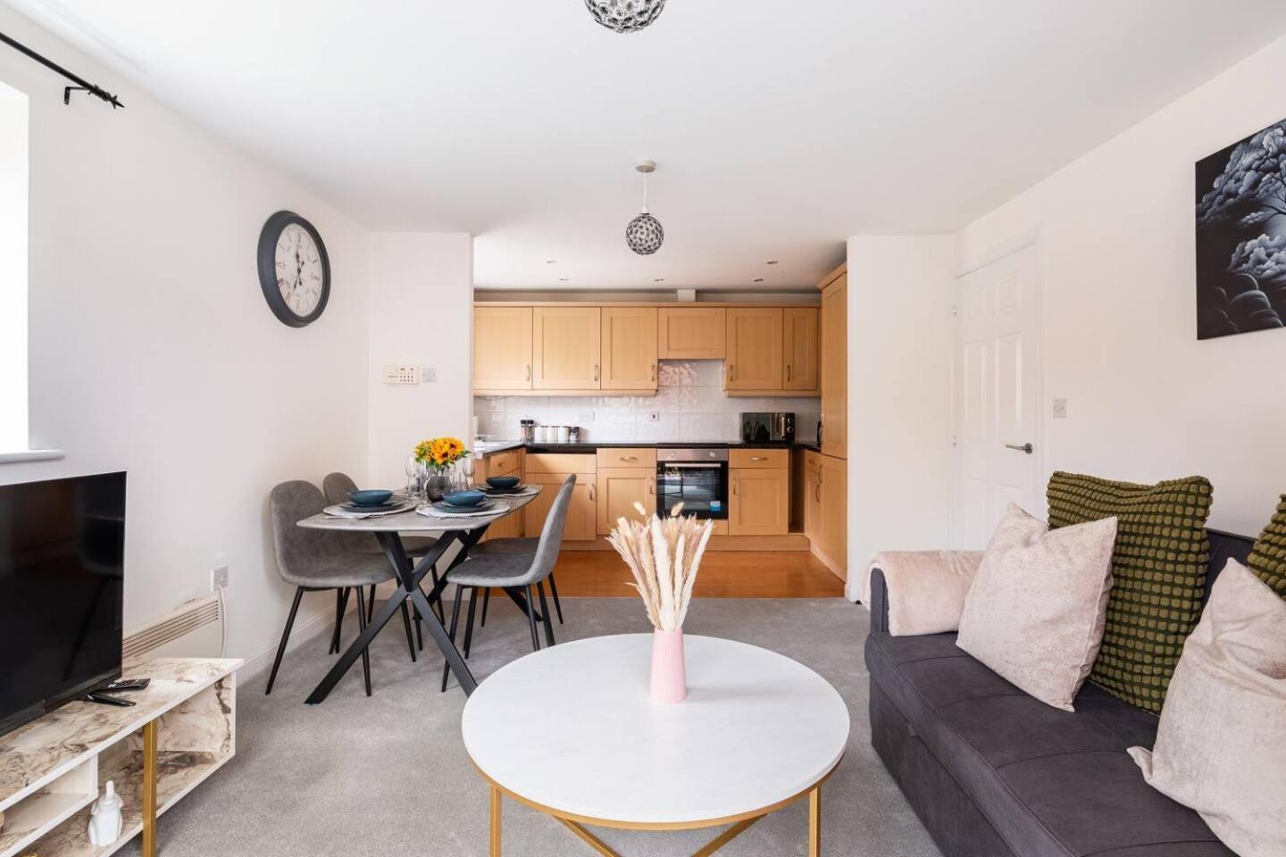 Apartment Live The Wembley Buzz! Stylish Flat Near Station & Amenities