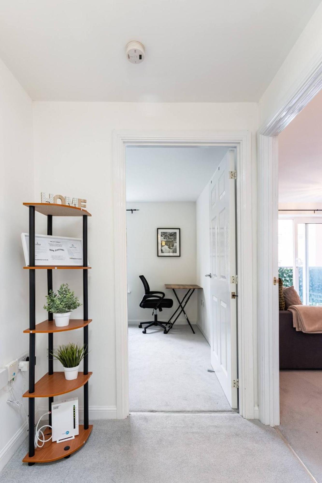 Live The Wembley Buzz! Stylish Flat Near Station & Amenities *