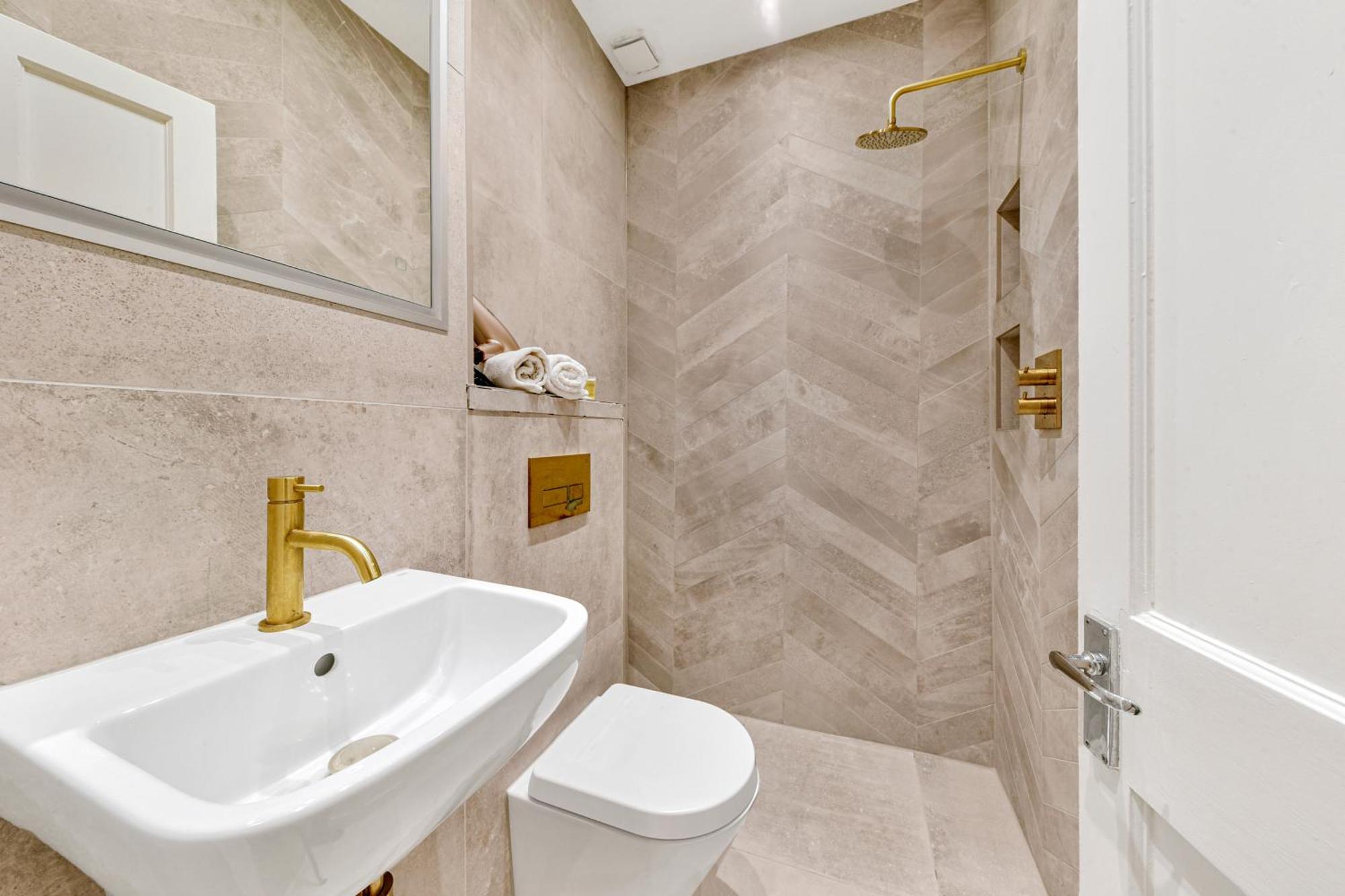 The Knightsbridge Deluxe Apart *