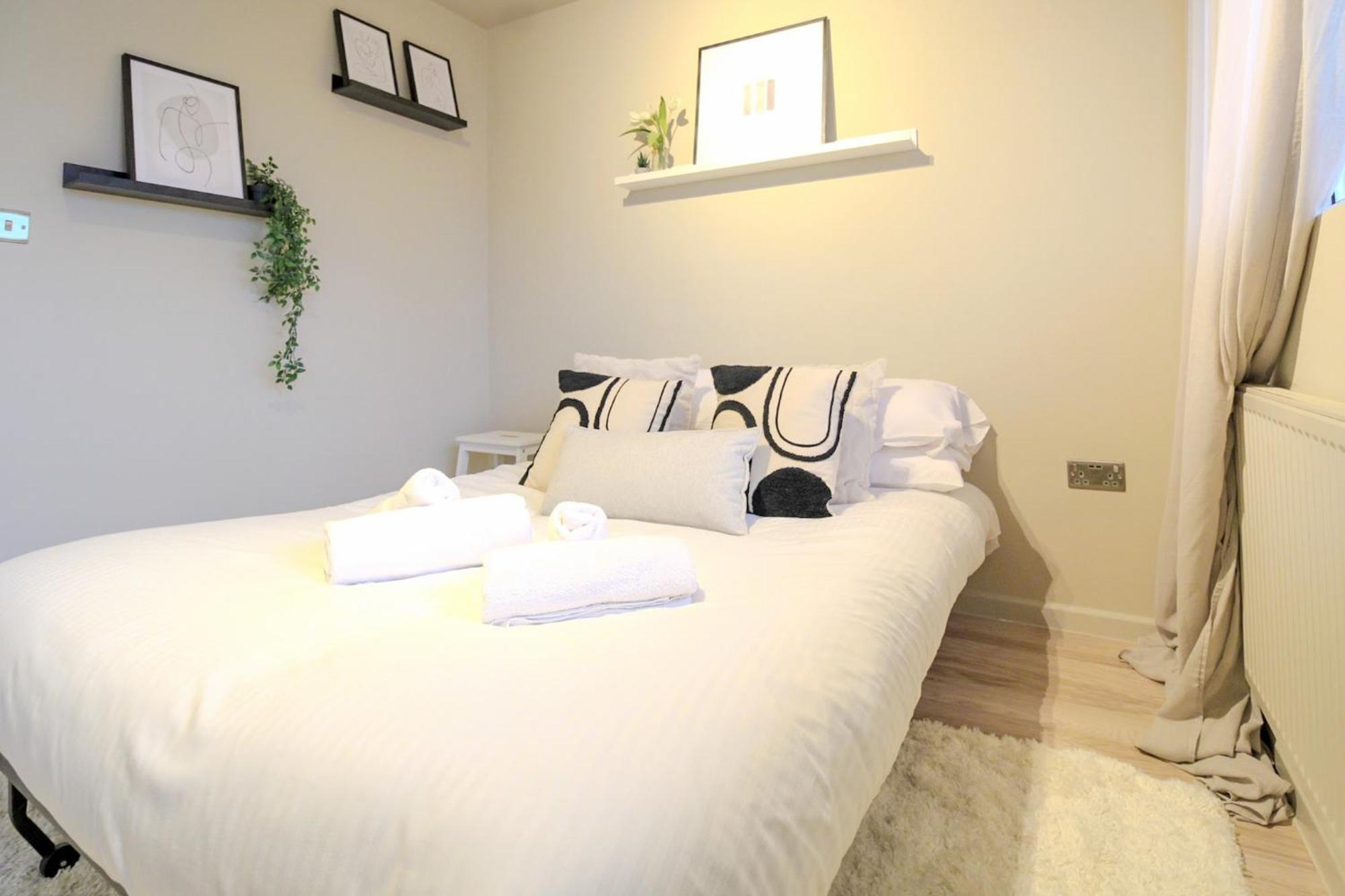 2br Flat King Bed 4 Min To Dlr Easy Access Apartamento *