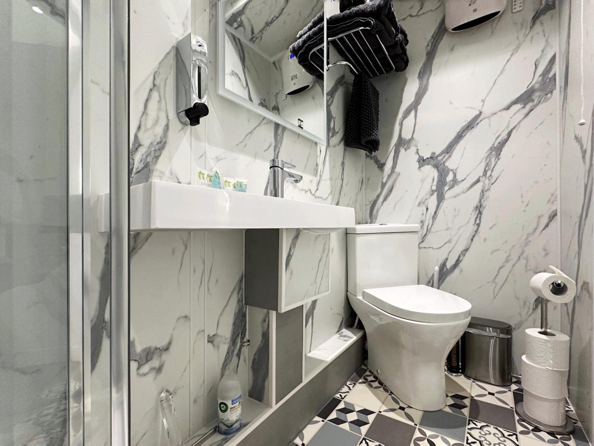 Kensington Hosted By Airoperate Near Notting Hill - 1 Double Bed , 1 Sofa Bed, Ground Floor Via Private Entrance Apartamento Londres