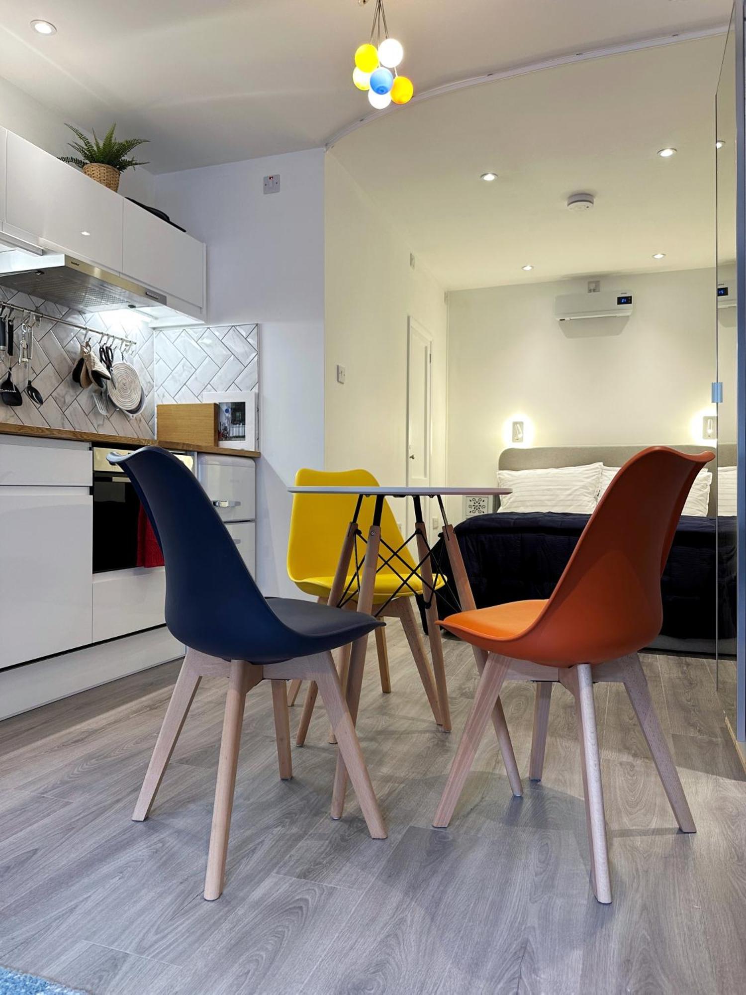 Apartamento Kensington Hosted By Airoperate Near Notting Hill - 1 Double Bed , 1 Sofa Bed, Ground Floor Via Private Entrance Londres