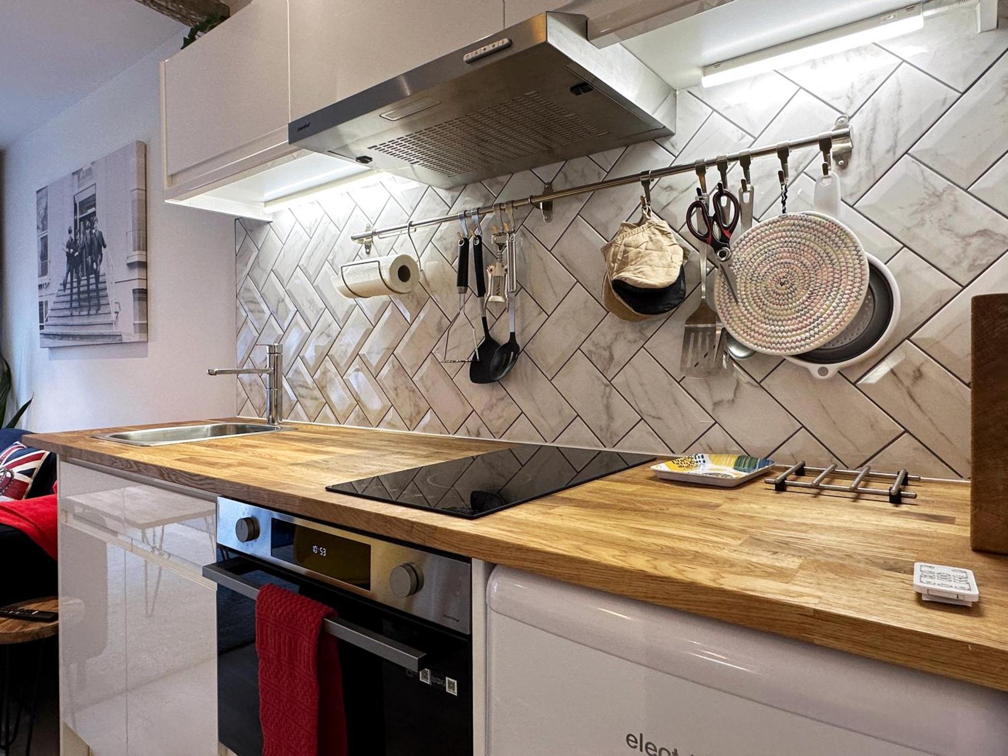 Apartamento Kensington Hosted By Airoperate Near Notting Hill - 1 Double Bed , 1 Sofa Bed, Ground Floor Via Private Entrance Londres