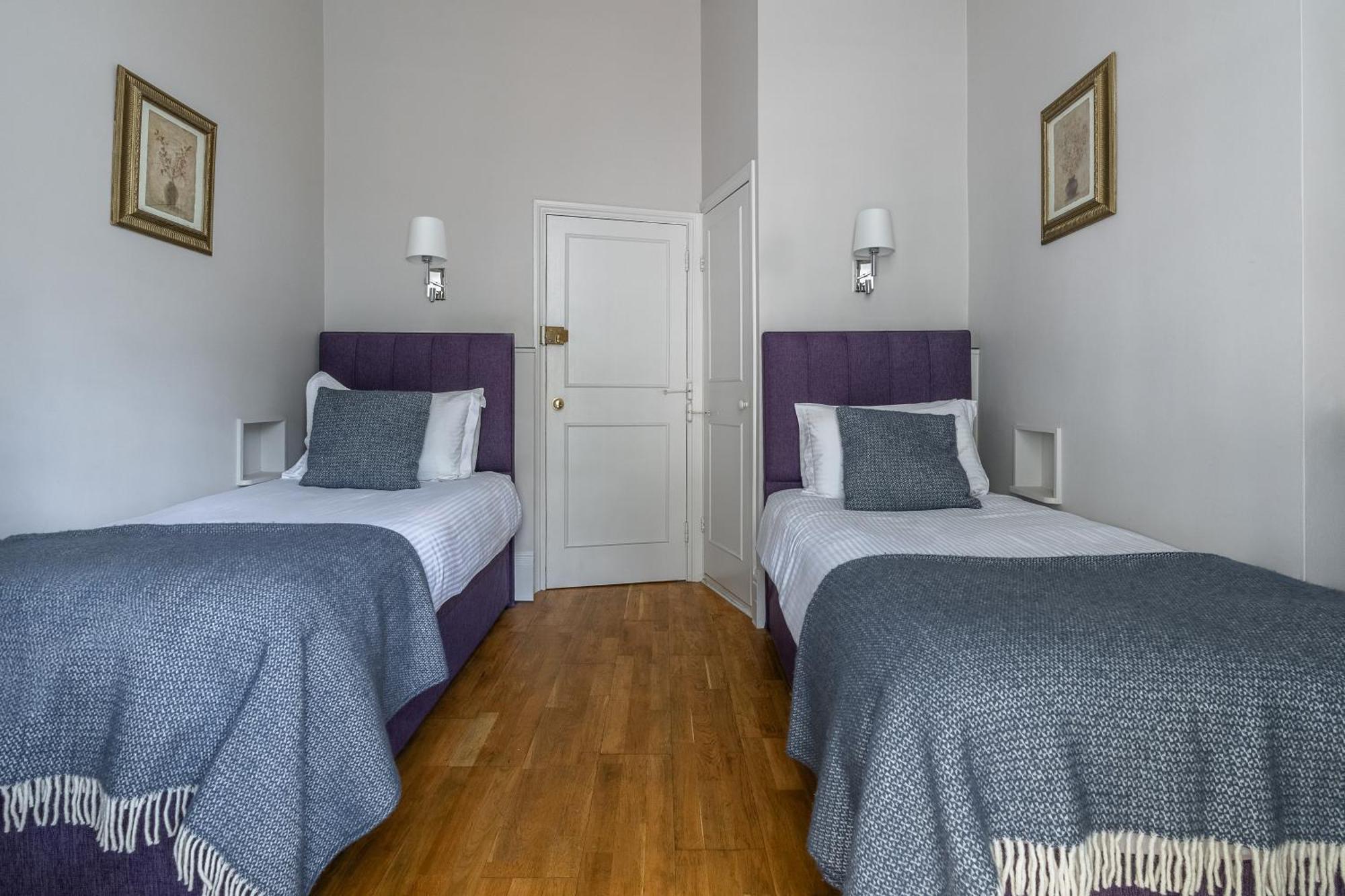Hotel Harlingford 3*