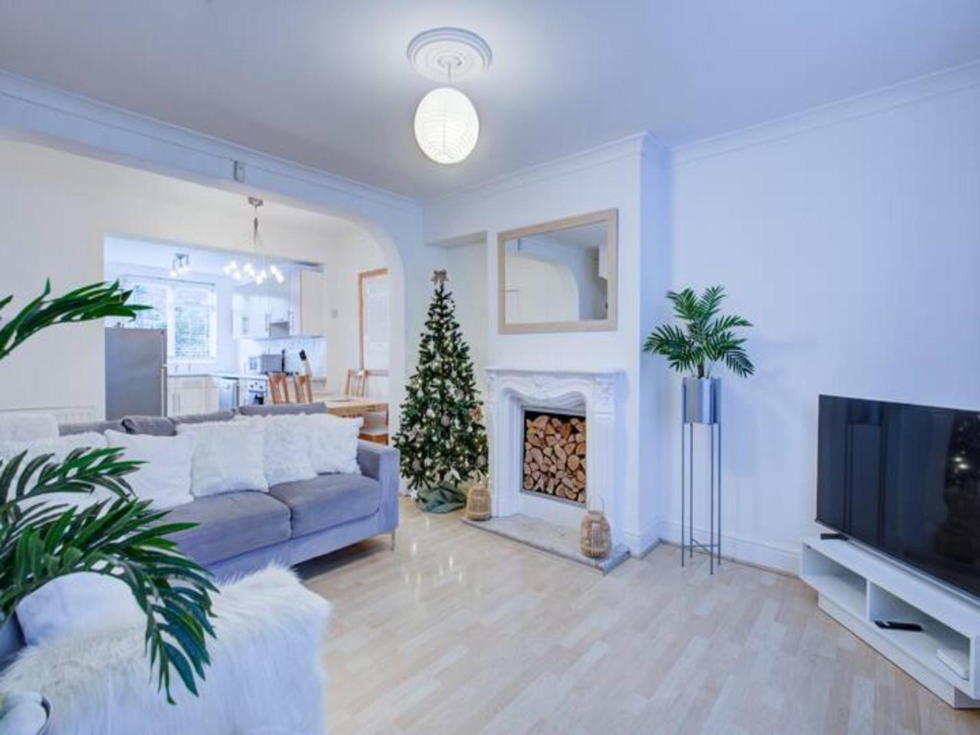 Pass The Keys Charming 2 Bedroom House Good Transport And Parking Londres