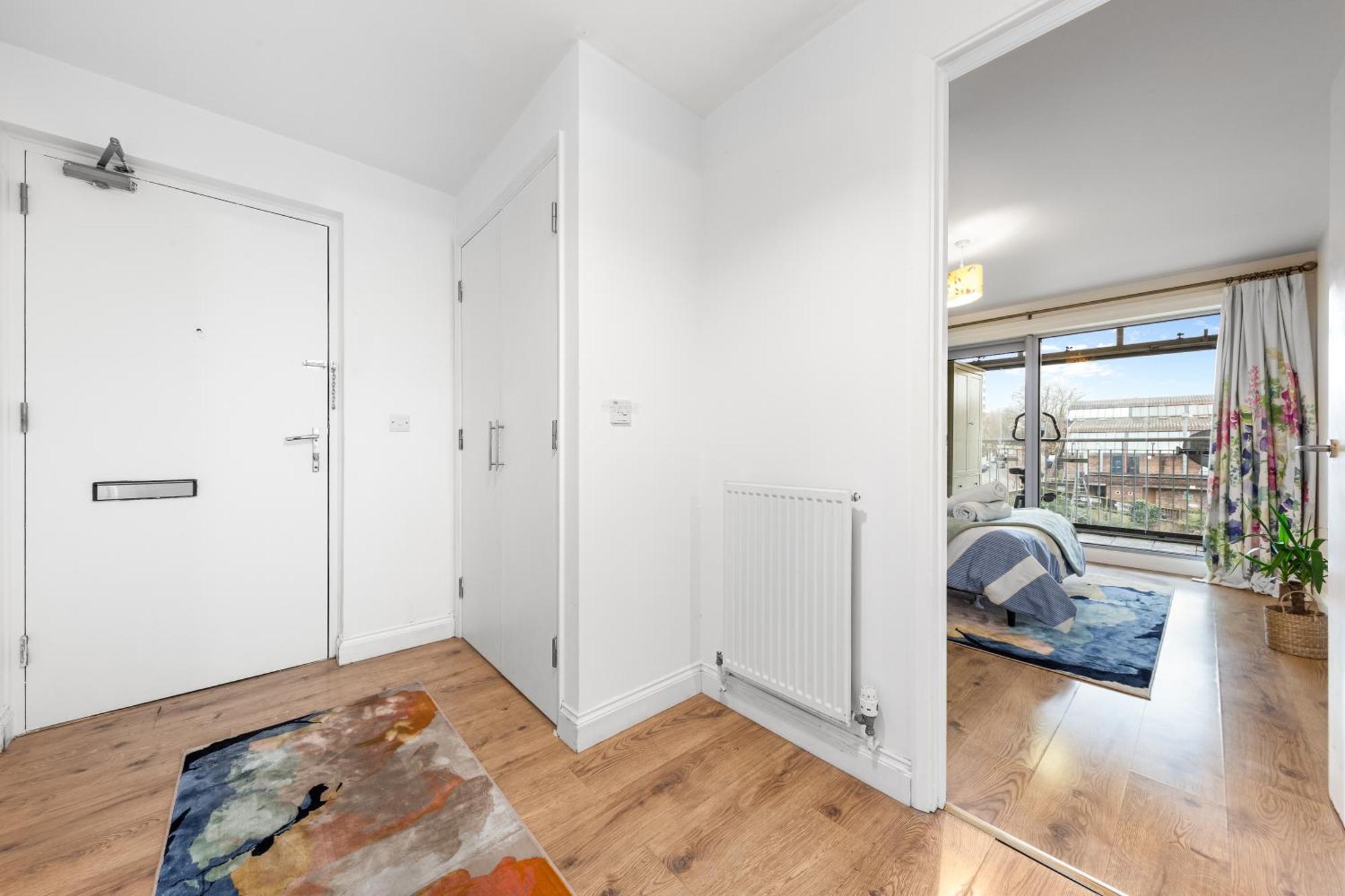 Modern Spacious 1 Bedroom Flat In Camden