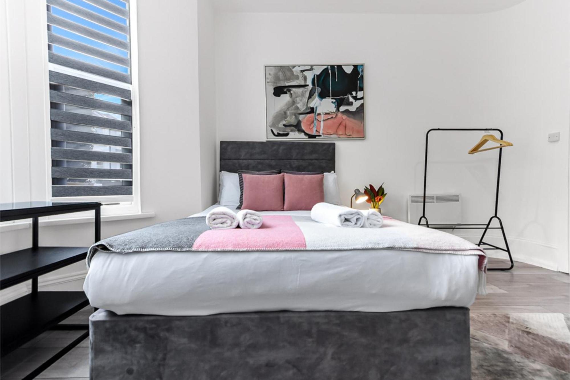 Stylish And Convenient 2bd Flat W/ Outdoor Space Apartamento