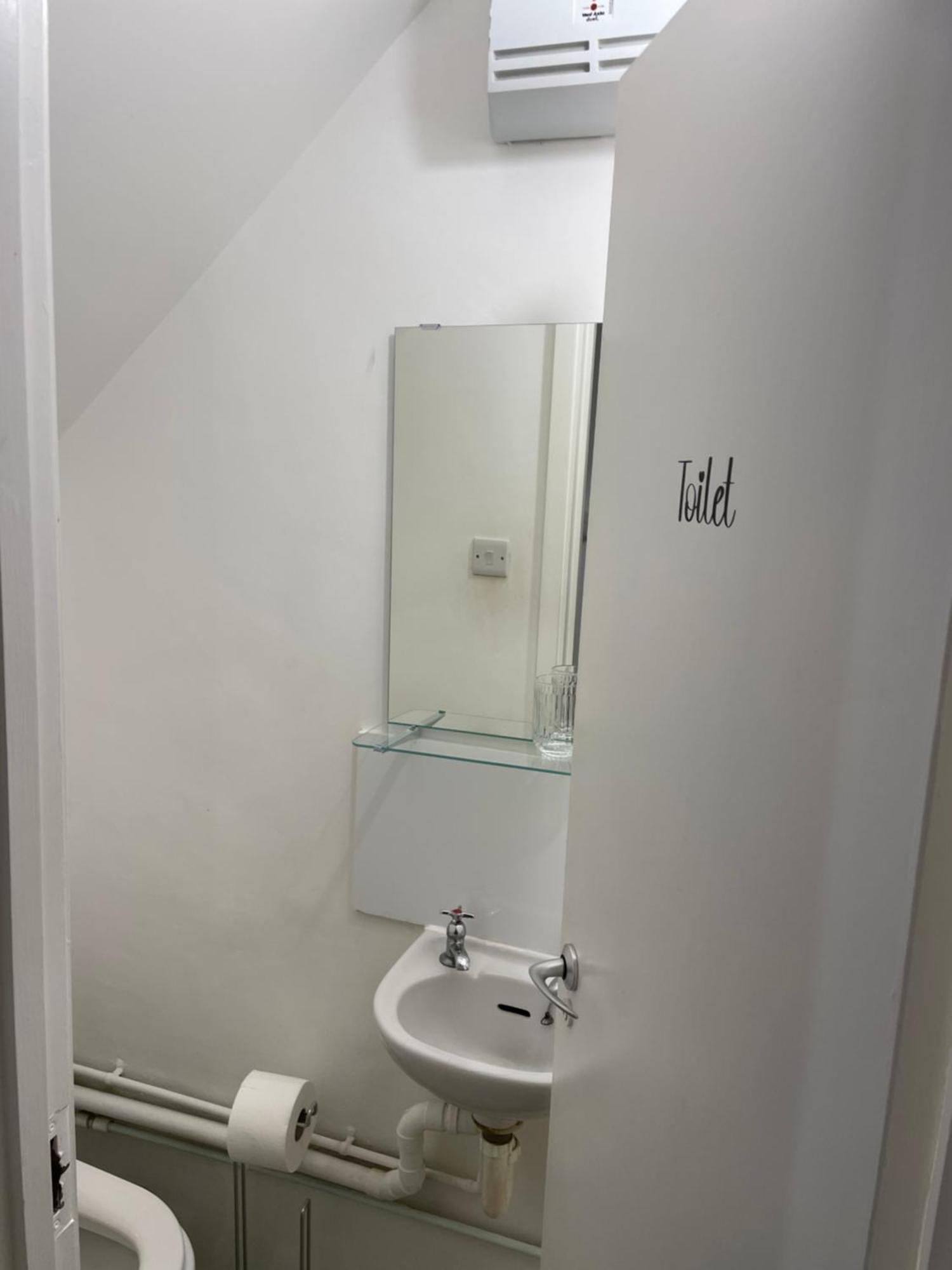 Lovely Double In Euston & Square In Homestay *