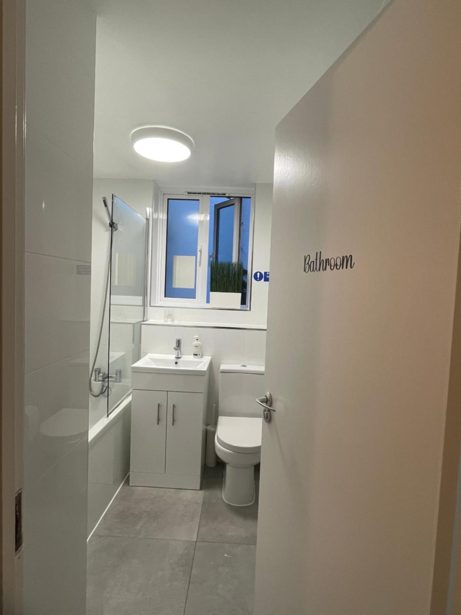 Homestay Lovely Double In Euston & Square In *