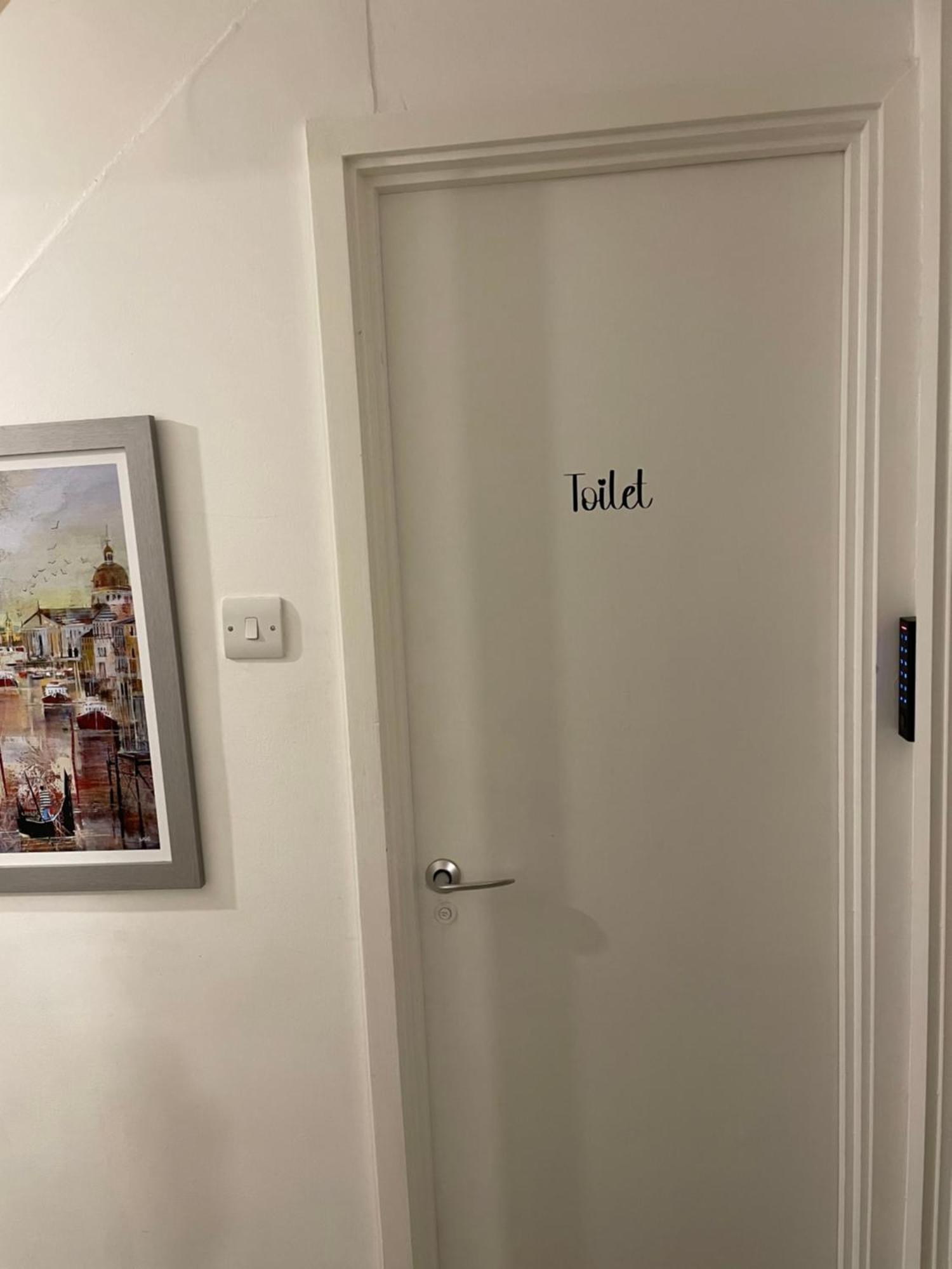 Lovely Double In Euston & Square In *