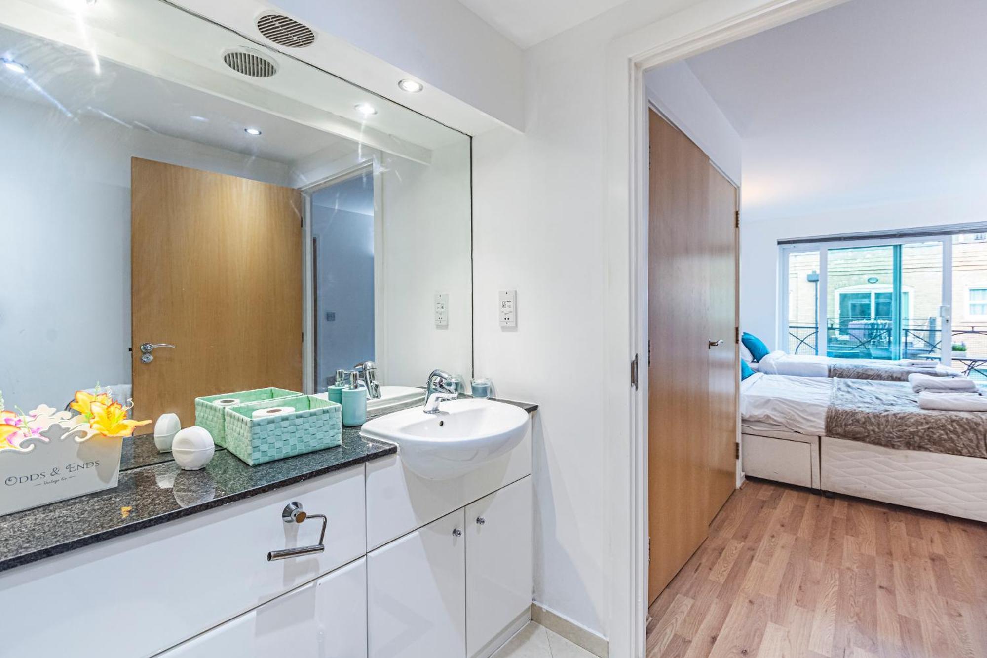 Appartement 2&3 Bedrooms Near Excel - Modern Spacious For Larger Groups *