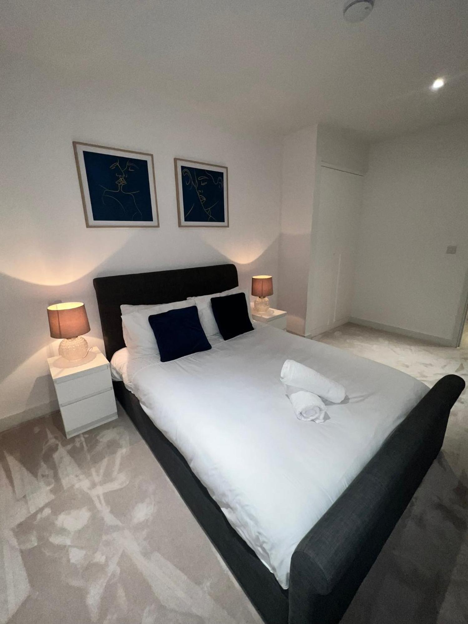 Stylish Docklands Apartment London