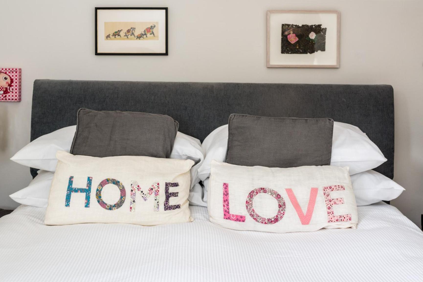 Pleasant Earl's Court Near Hyde Park By Underthedoormat Apartamento Londres