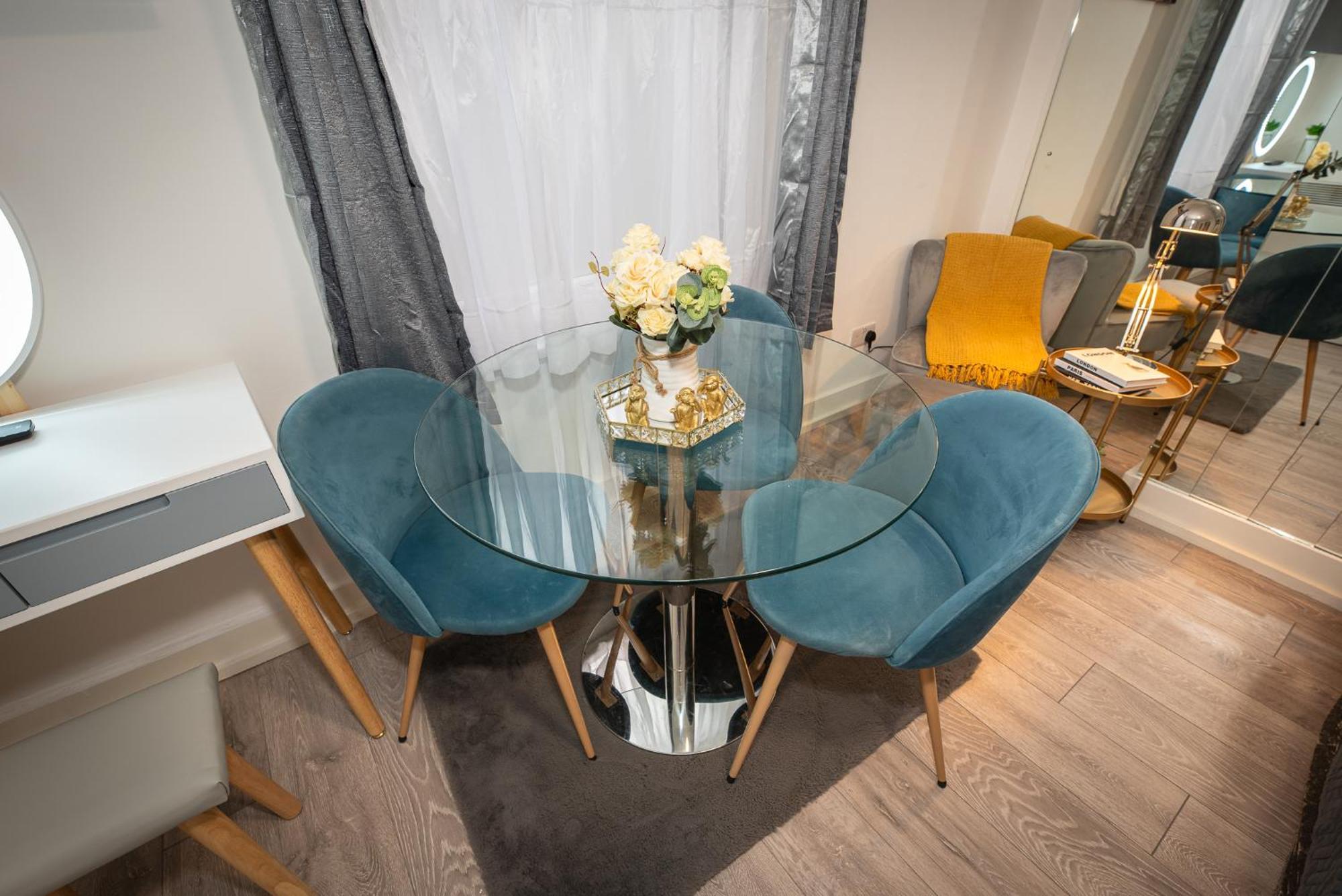 Chic Apartment, Bus 18 To Euston In 30 Min.