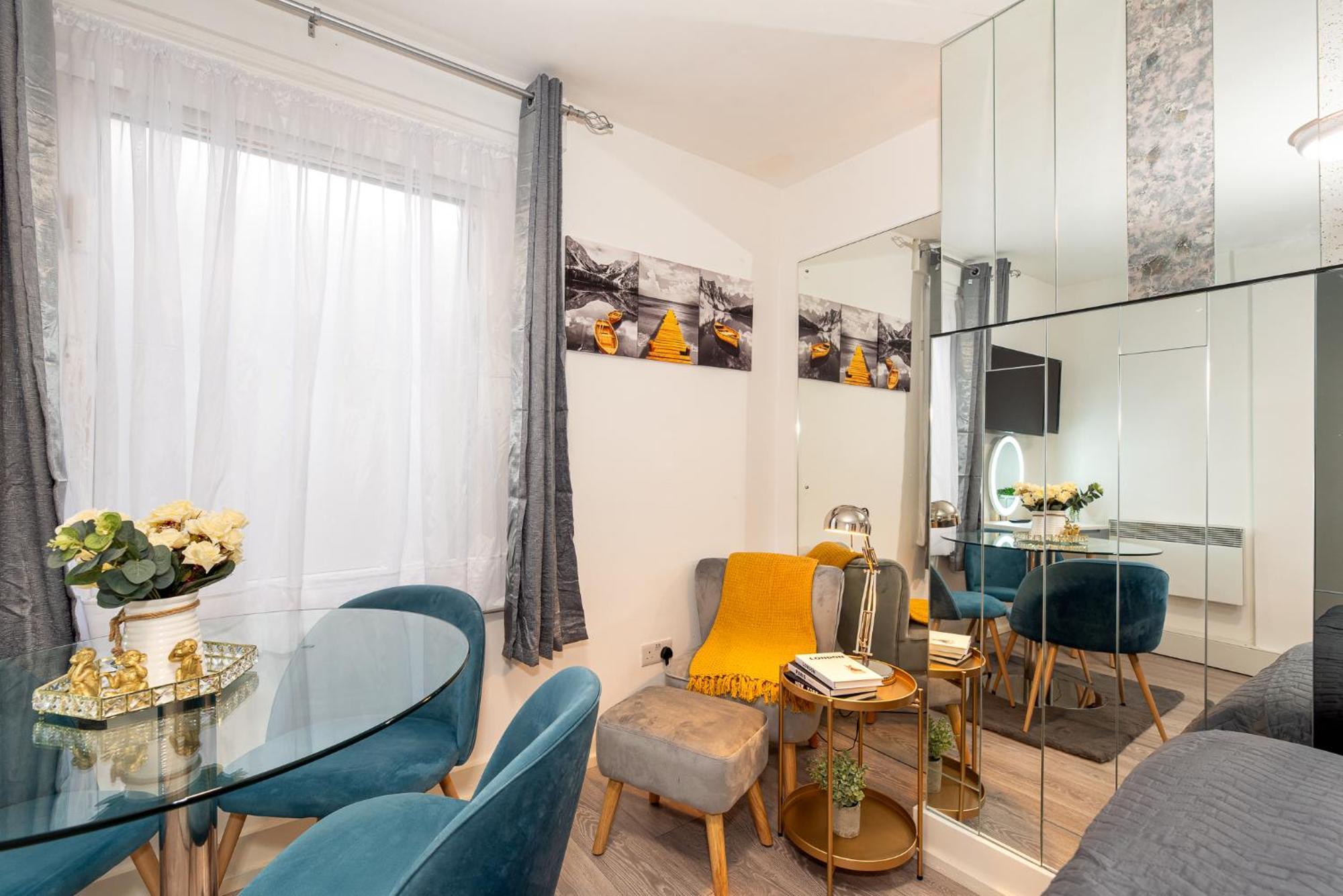 Chic Apartment, Bus 18 To Euston In 30 Min. * Londen