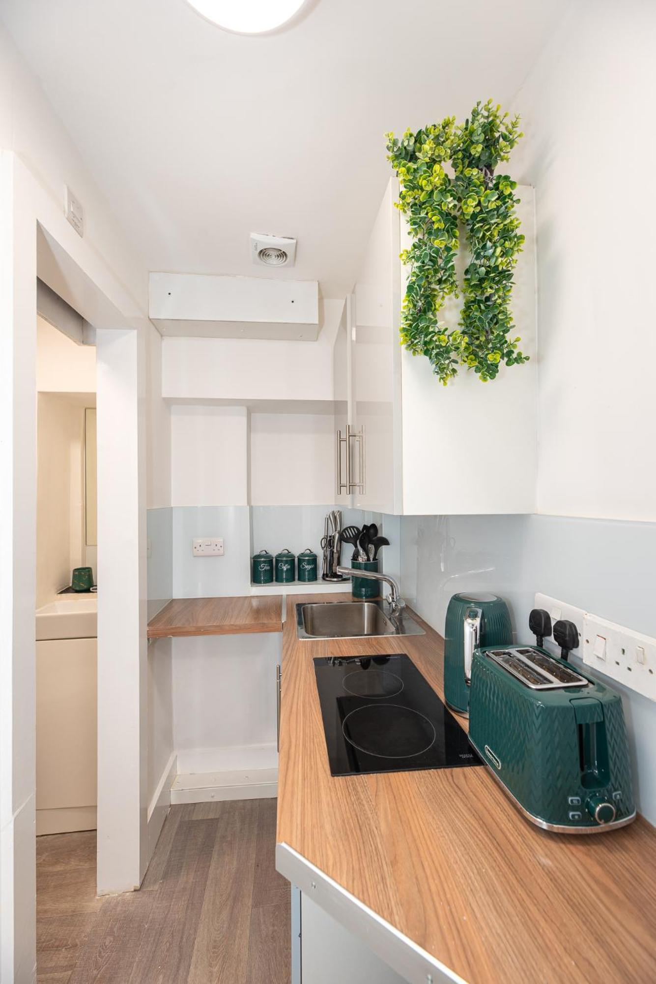 Chic Apartment, Bus 18 To Euston In 30 Min. *