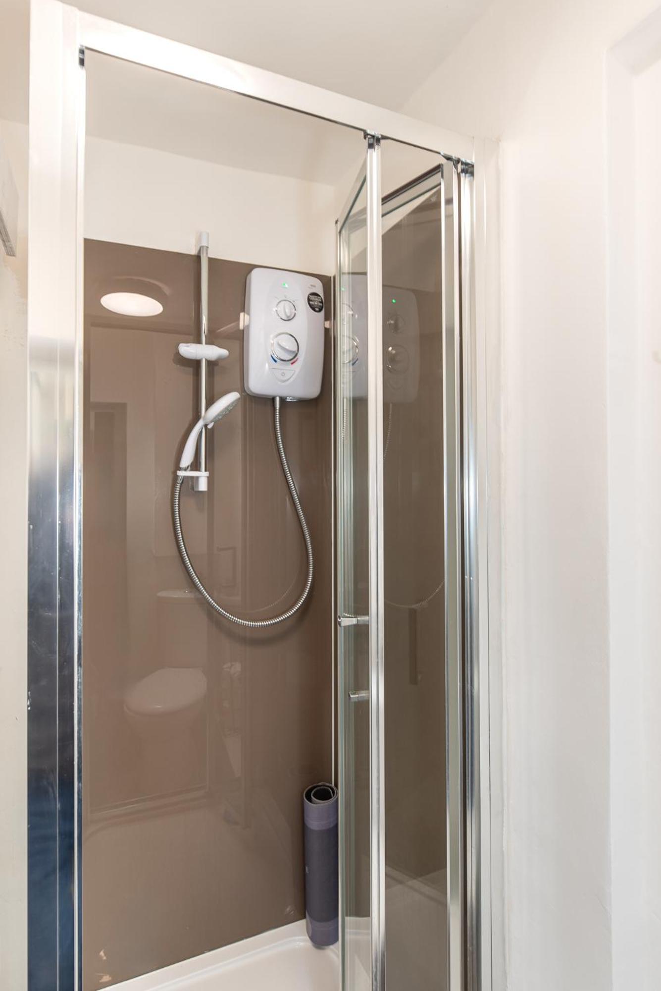 Chic Apartment, Bus 18 To Euston In 30 Min. Appartement Londen
