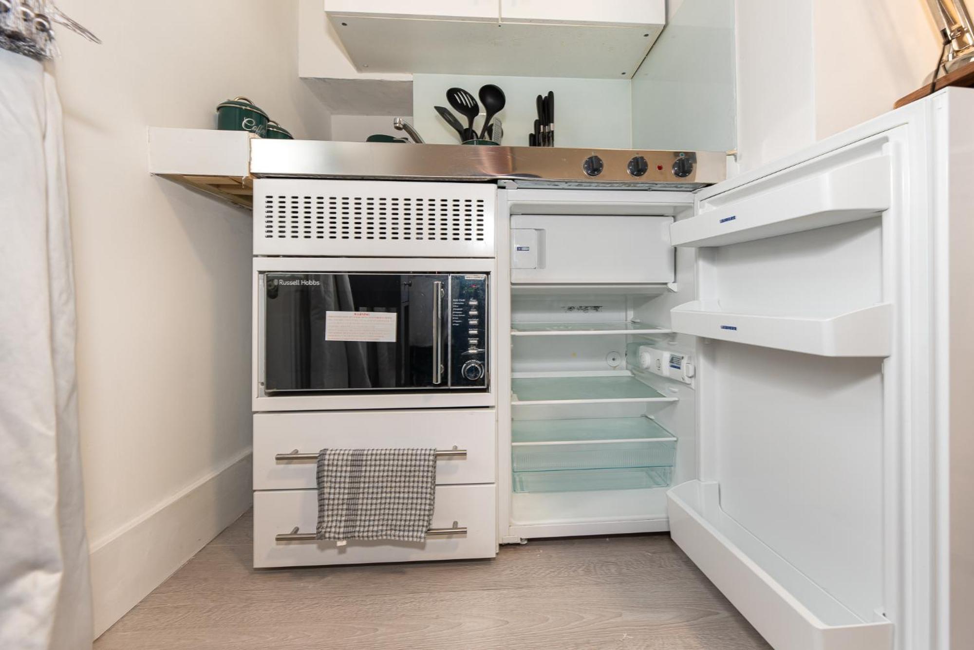 Small And Trendy 3b Apartment London