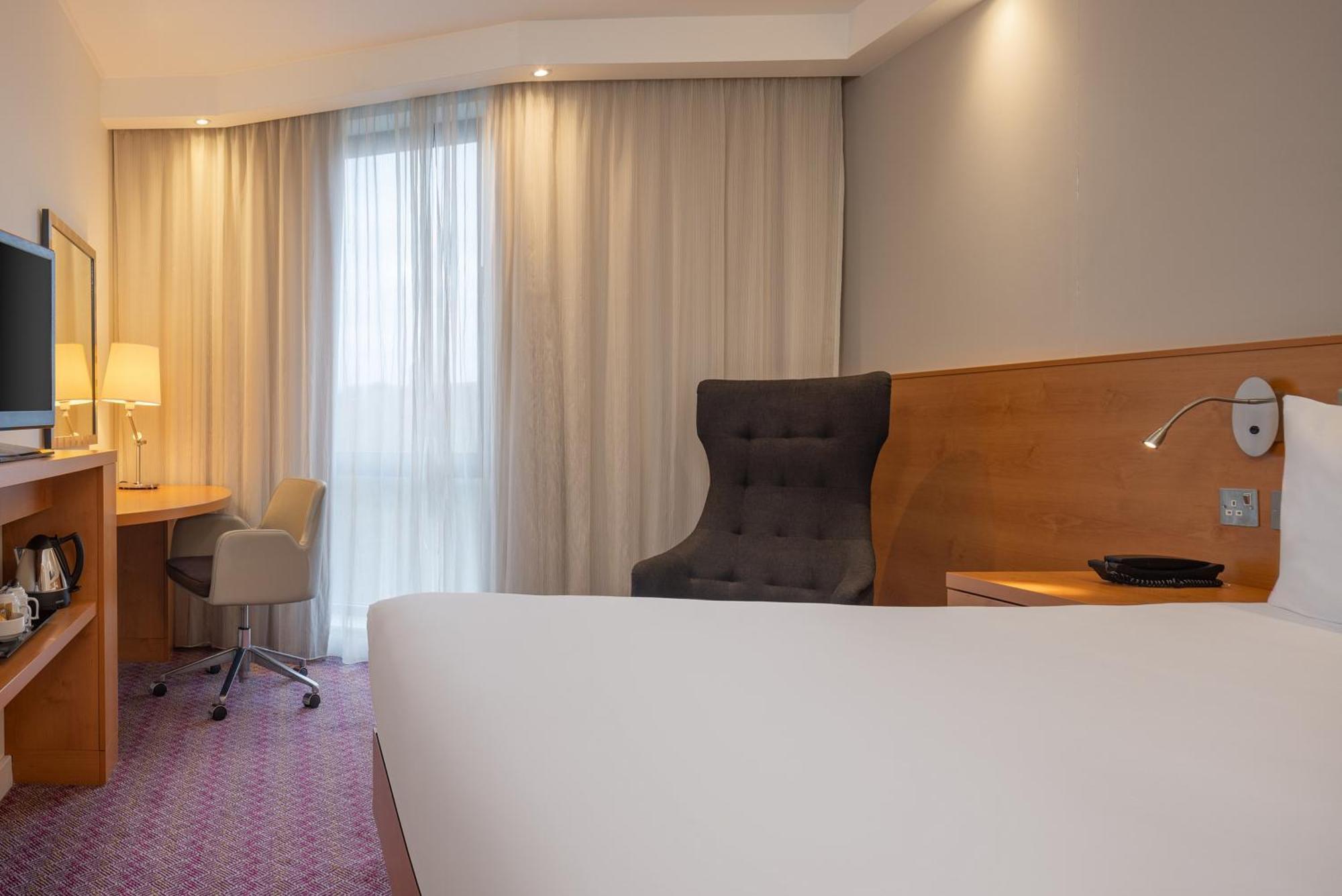Hotel Hampton By Hilton Waterloo 3*