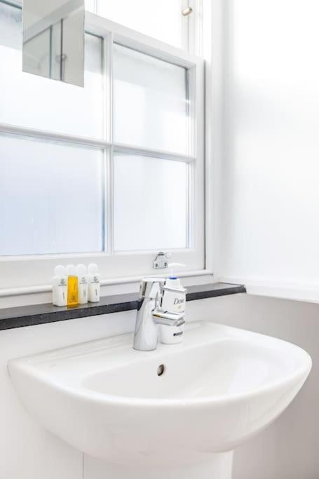 Comfortable 4 Bed Mews Town House Near Hyde Park Londres