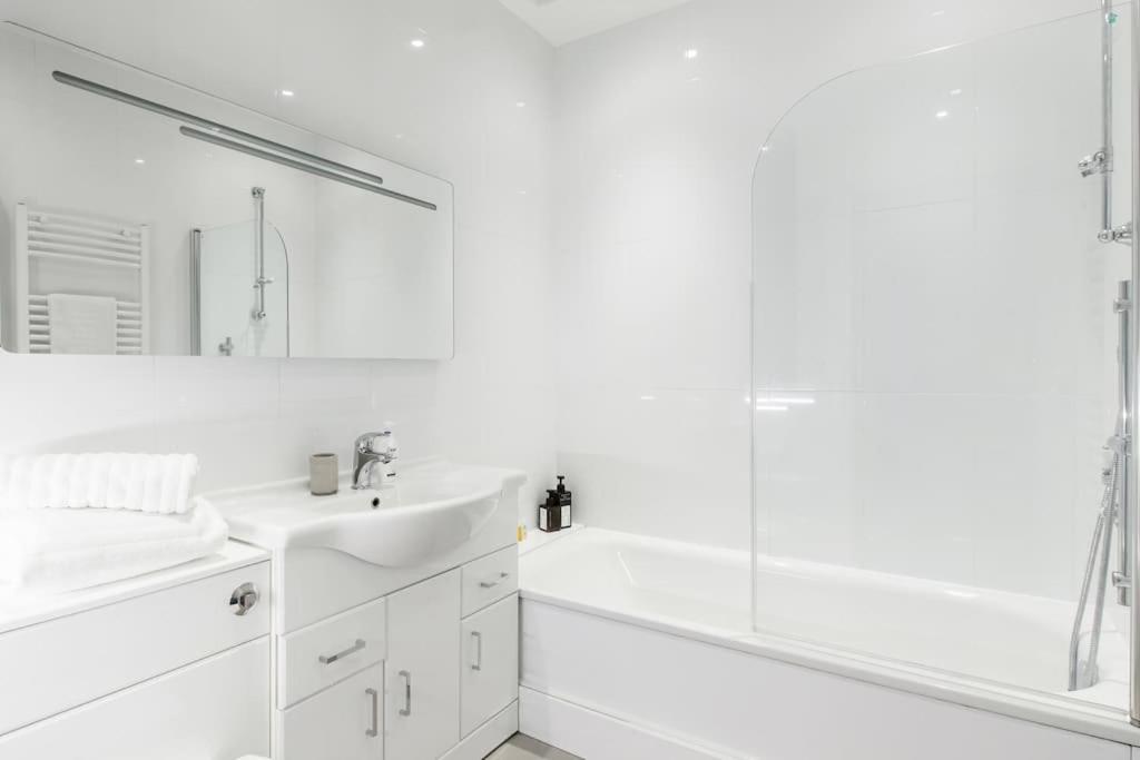 Comfortable 4 Bed Mews Town House Near Hyde Park Londres