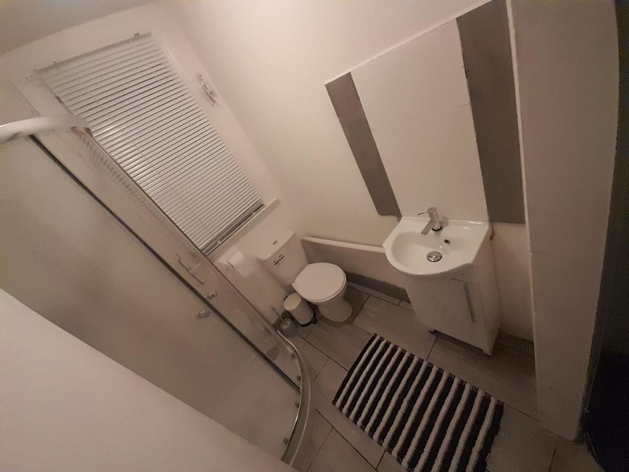 Three Bedroom House * London