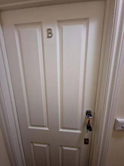 Stylish 2bed With Sky Window Apartamento Londres