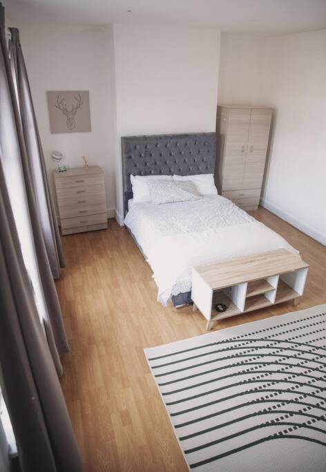 2 Bedrooms Flat In Hammersmith