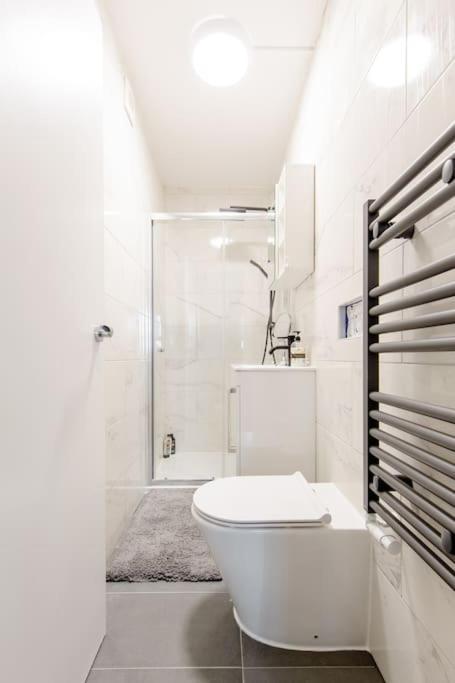 *brand New 1 Bedroom Flat In London* * Londres