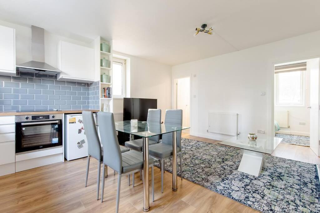 *brand New 1 Bedroom Flat In London* Apartamento
