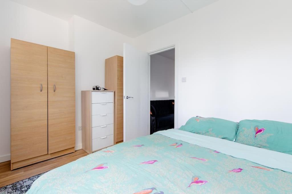 Apartamento *brand New 1 Bedroom Flat In London* *