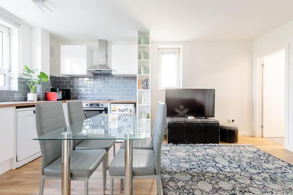 *brand New 1 Bedroom Flat In London* Apartamento