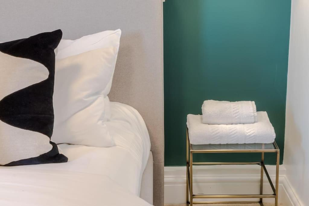 The Clissold, Two Bedroom N5 Londres