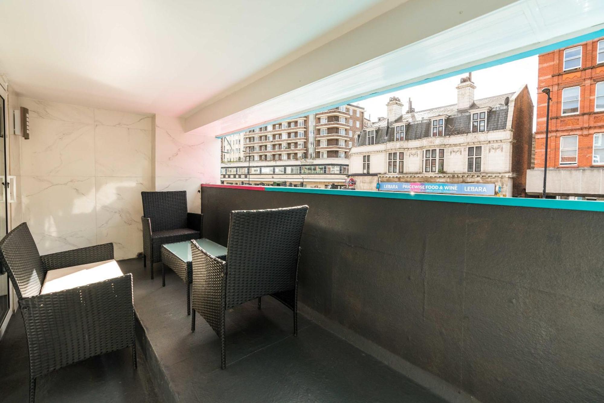 Casa de férias Huge Fully Equipped Studio 1 Min From Tube Station Londres