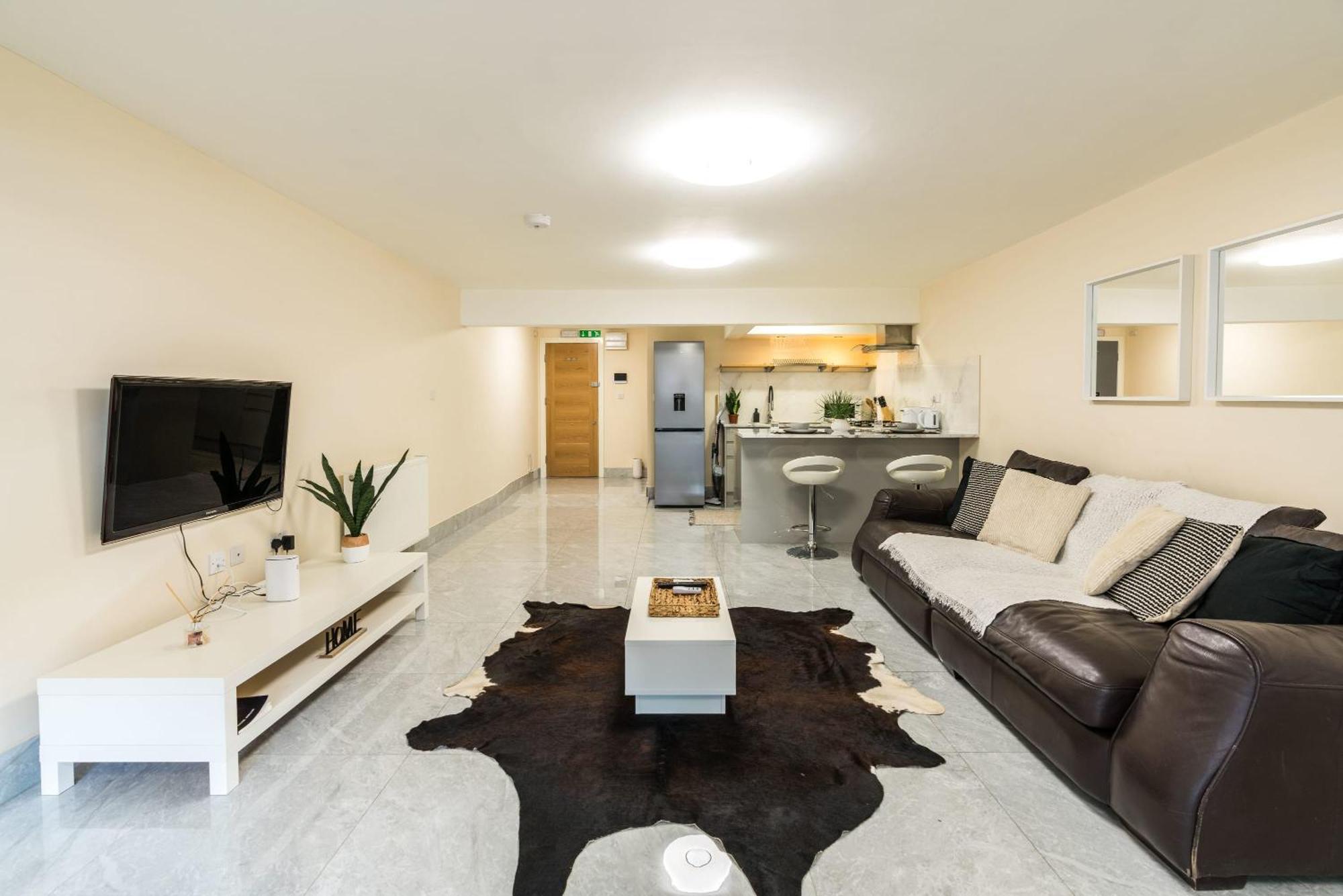 Huge Fully Equipped Studio 1 Min From Tube Station Casa de férias Londres