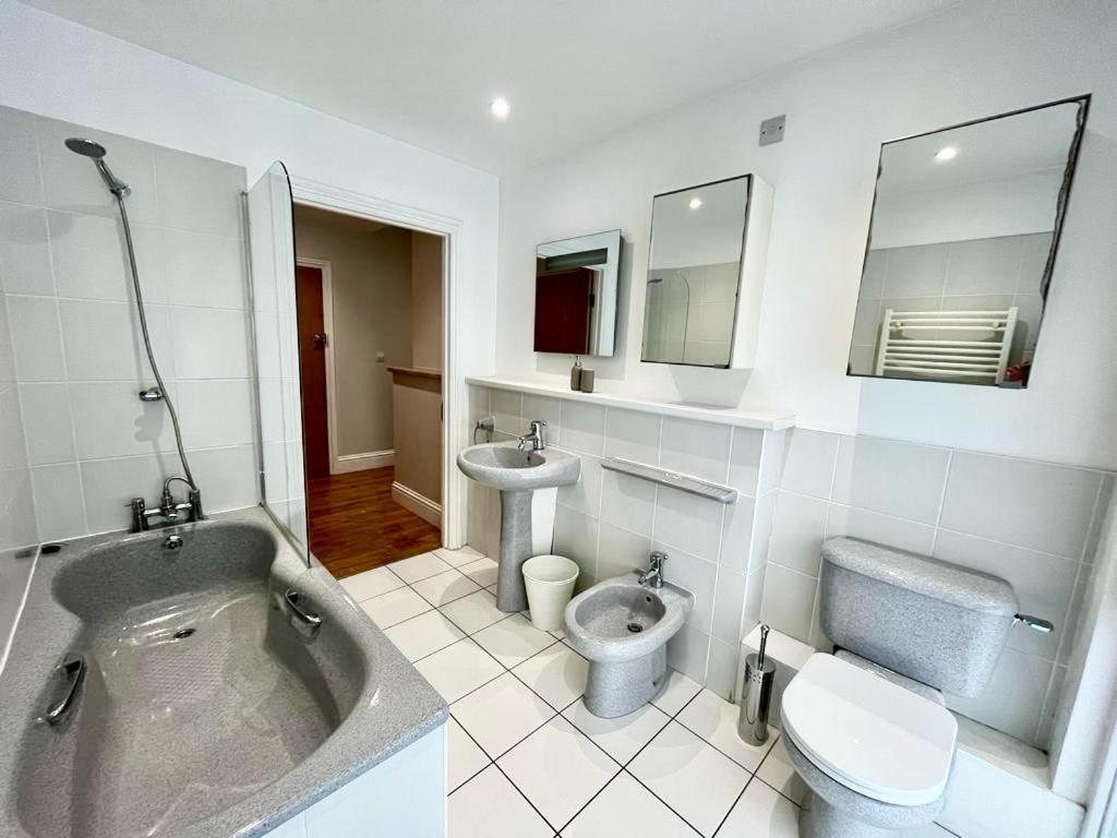 Apartamento Modern Flat Near Transports