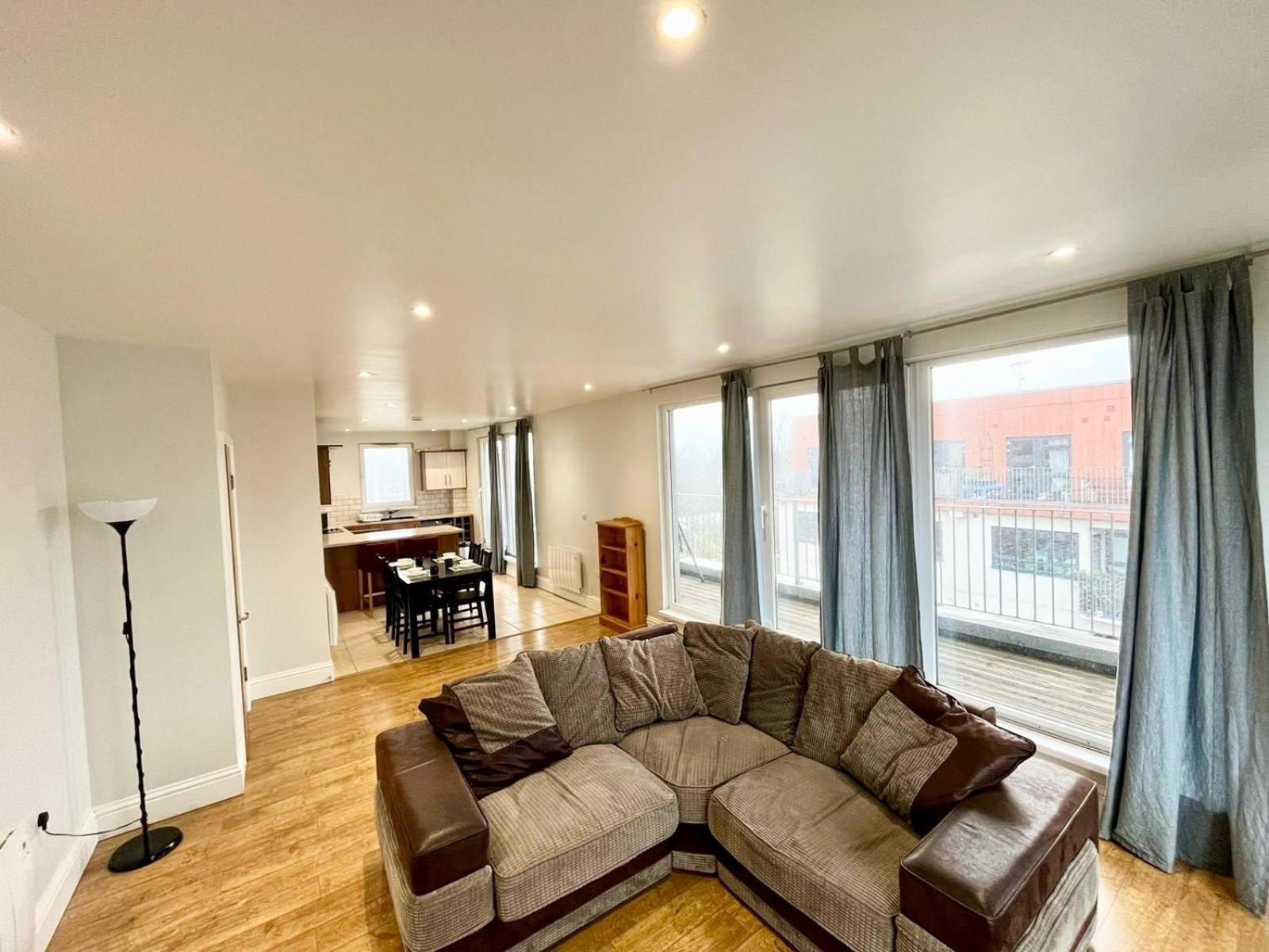 Modern Flat Near Transports Londres