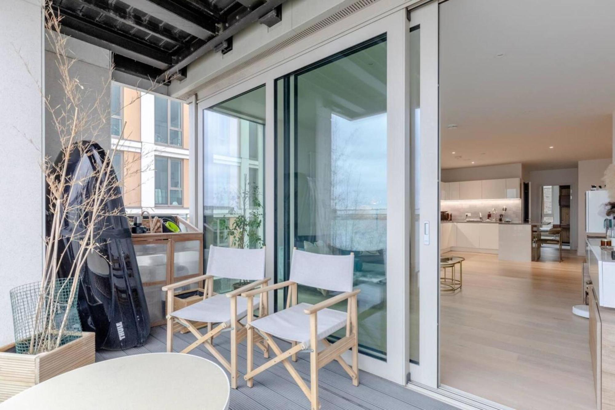 Charm & Convenience 3 Bed Near Excel