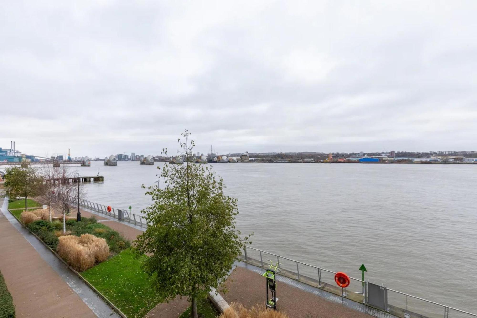 Apartamento Charm & Convenience 3 Bed Near Excel