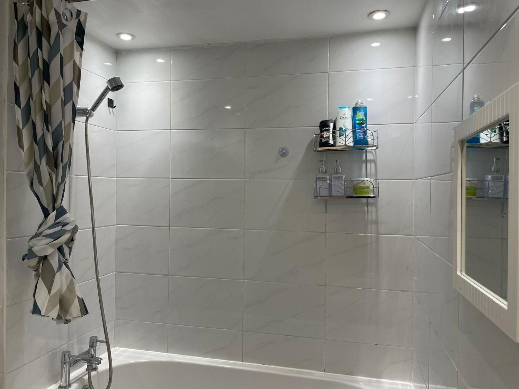 Walk To Lcy Airport Excel Dlr 1br Flat Londen