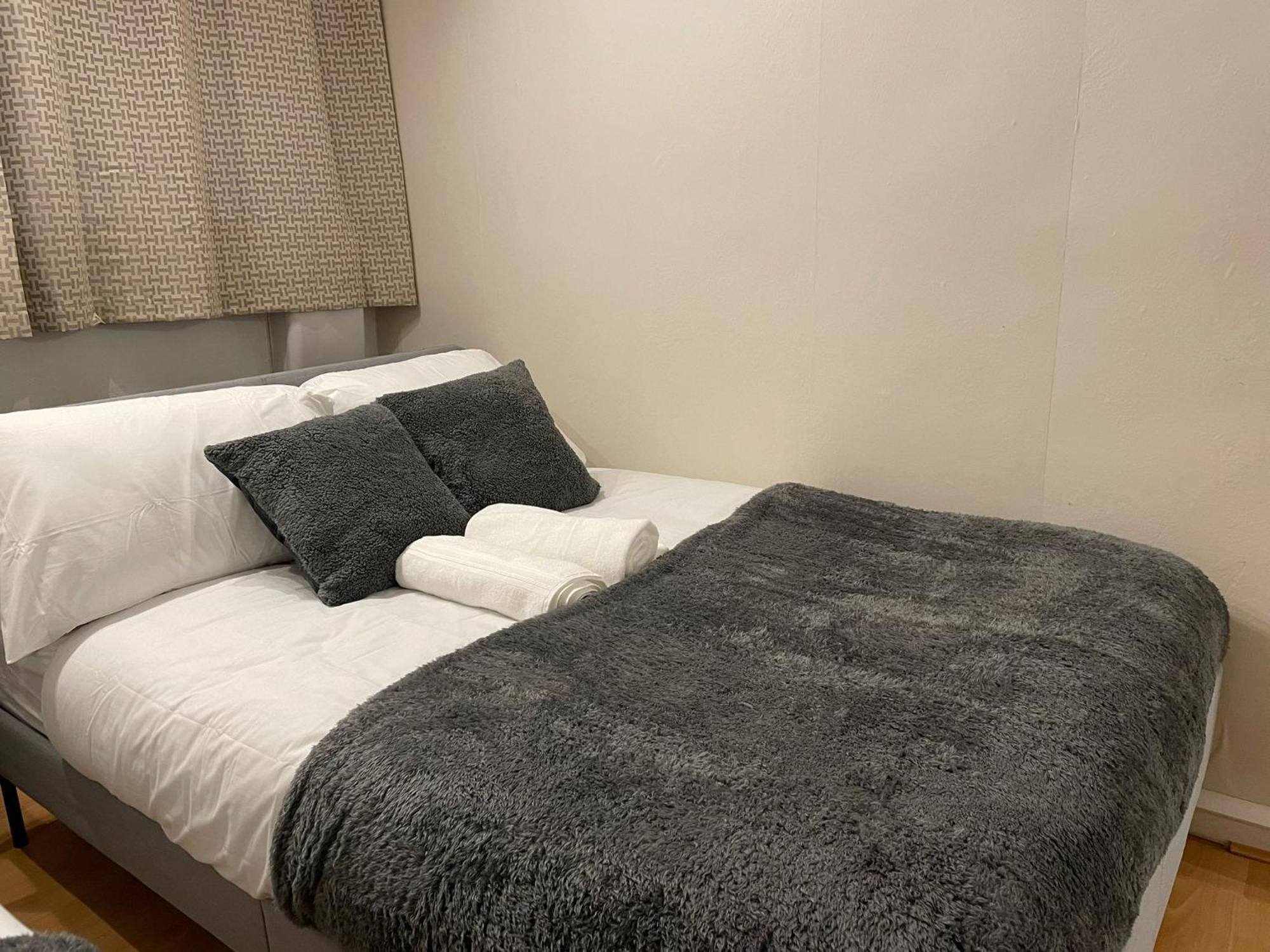 Walk To Lcy Airport Excel Dlr 1br Flat * Londen