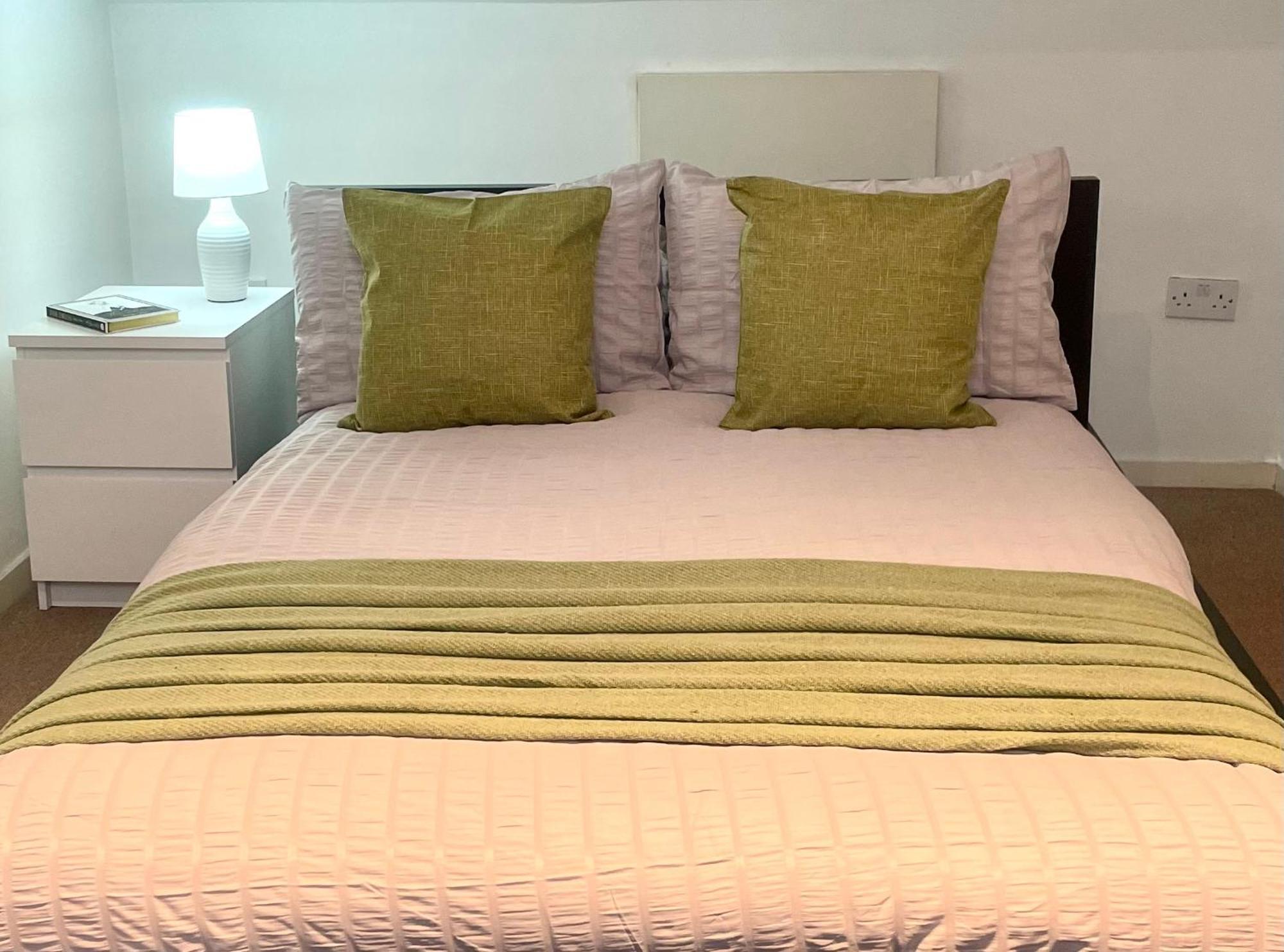 A Fantastic One Double Bedroom Flat Appartement *