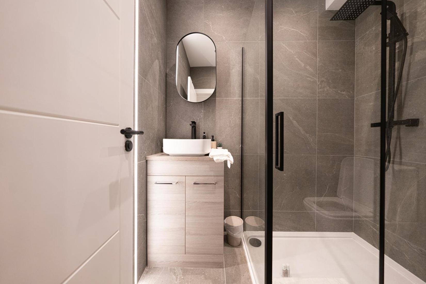The Battersea Scenery - Elegant 2bdr Flat
