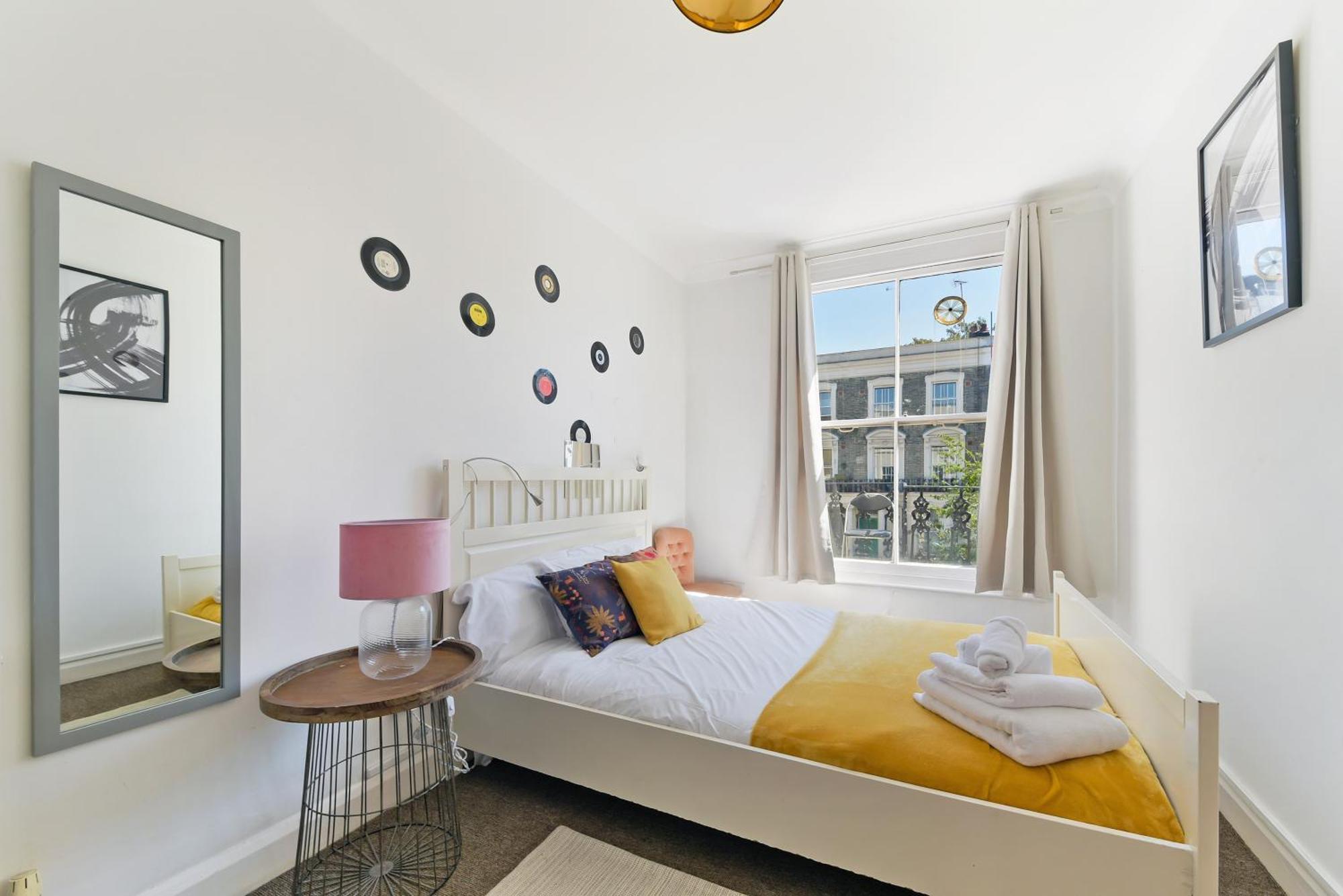 Spacious Maida Vale 2 Bed Apartment *