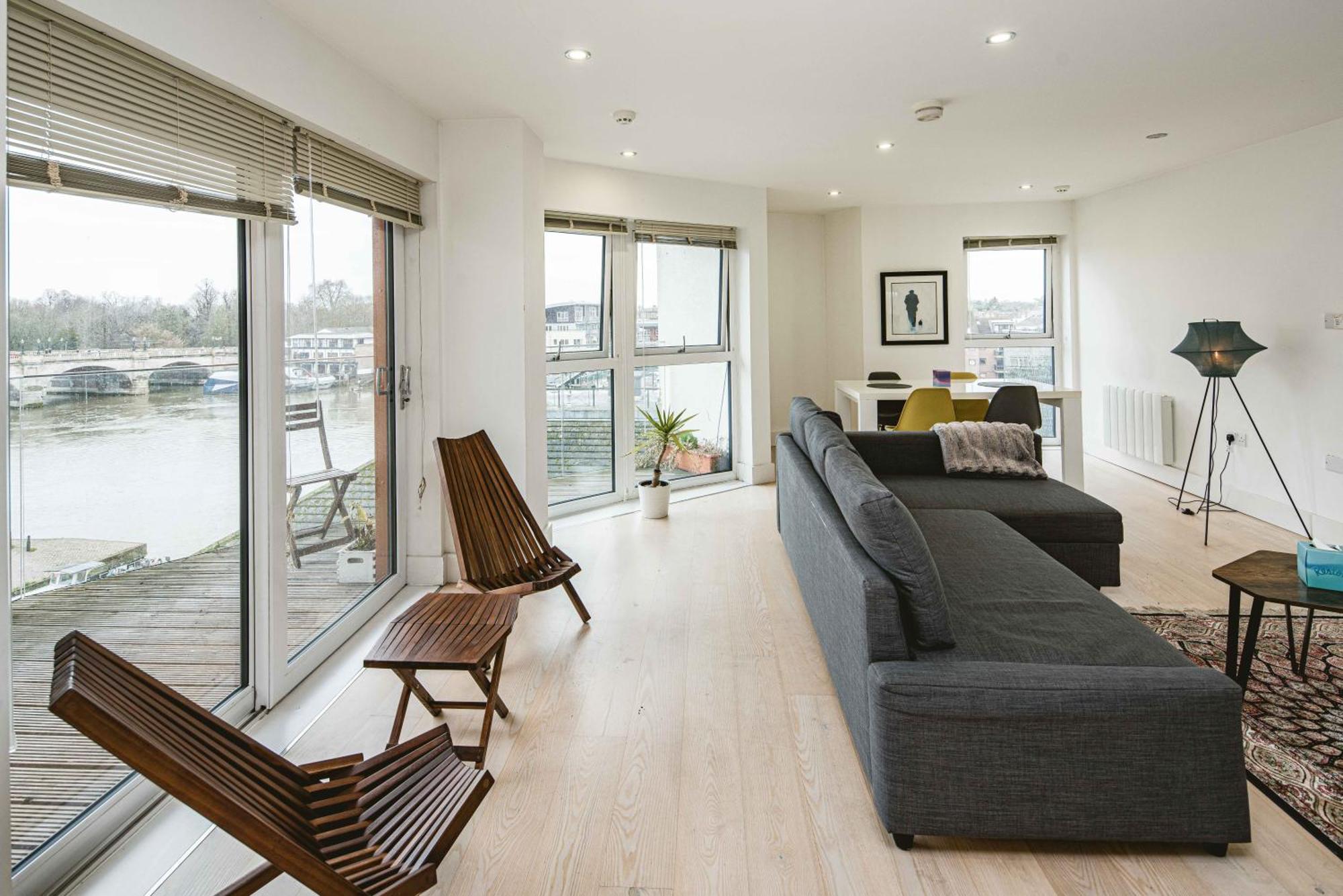 2bed Flat With The View/kingston *