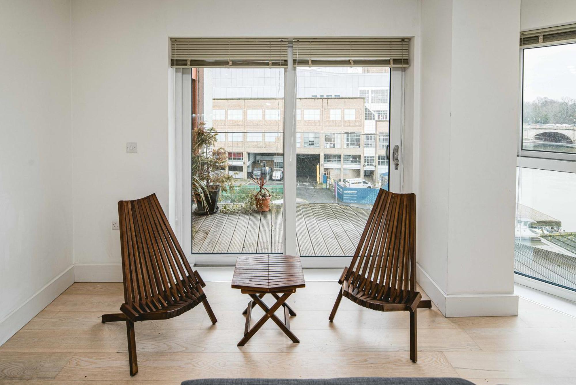 2bed Flat With The View/kingston *