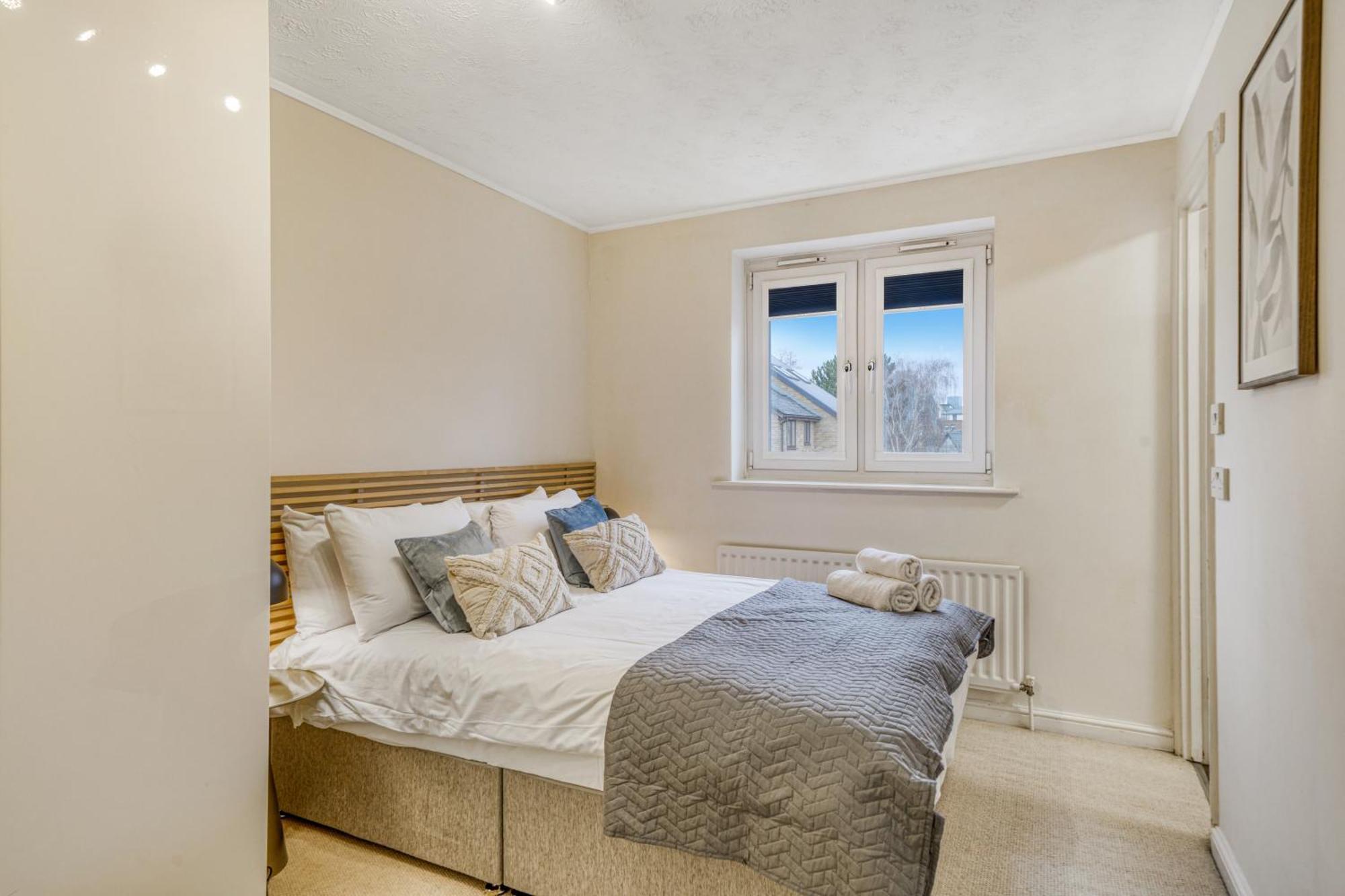 Executive 4 Bedroom Town House In Canada Water Free Wifi & Parking By Aparts Apartamento