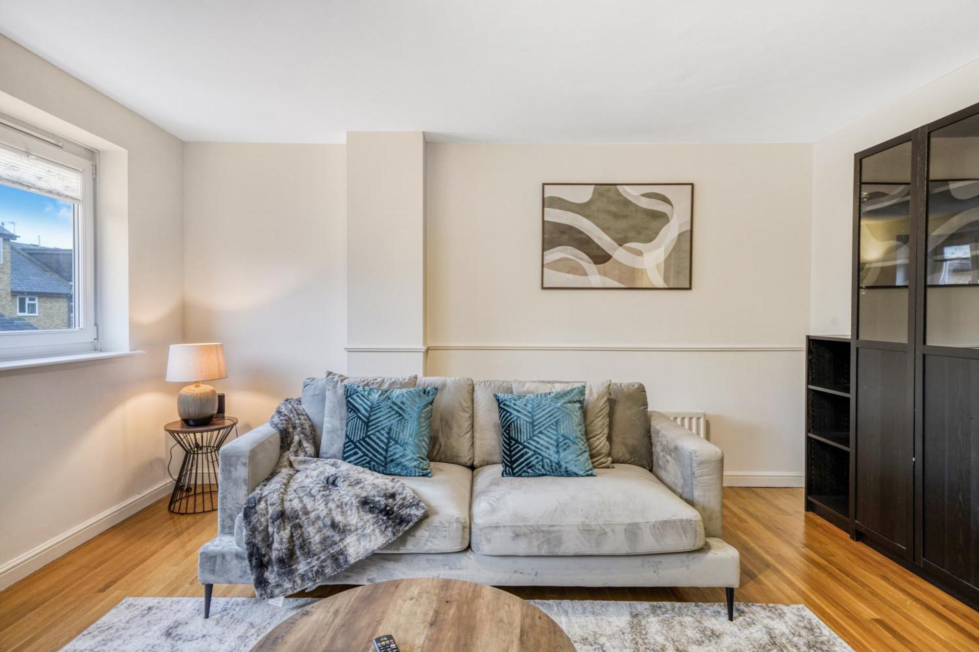 Executive 4 Bedroom Town House In Canada Water Free Wifi & Parking By Aparts Apartamento
