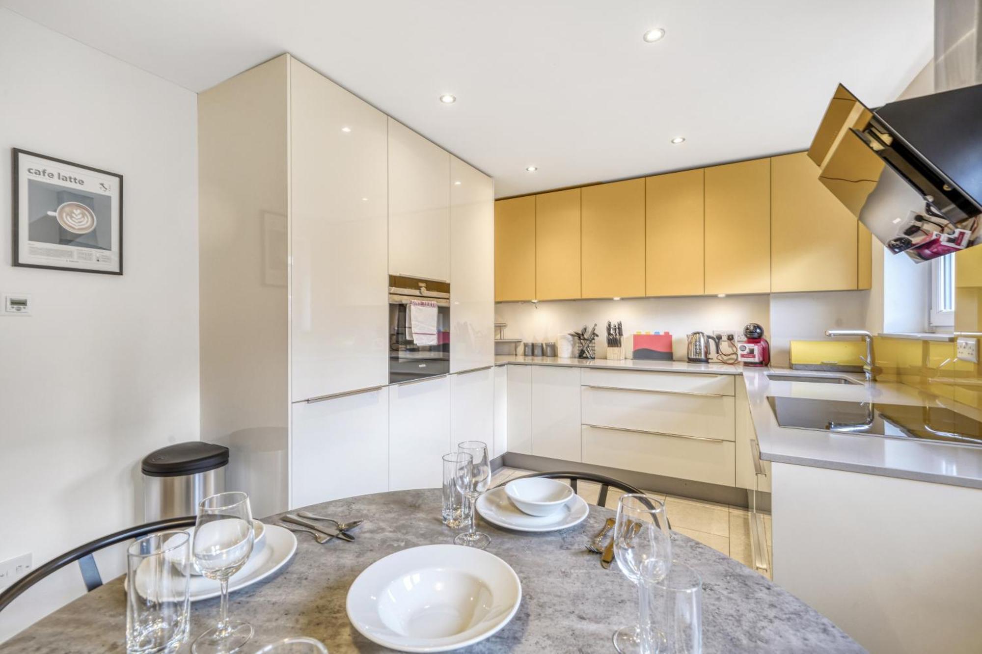 Executive 4 Bedroom Town House In Canada Water Free Wifi & Parking By Aparts Apartamento *
